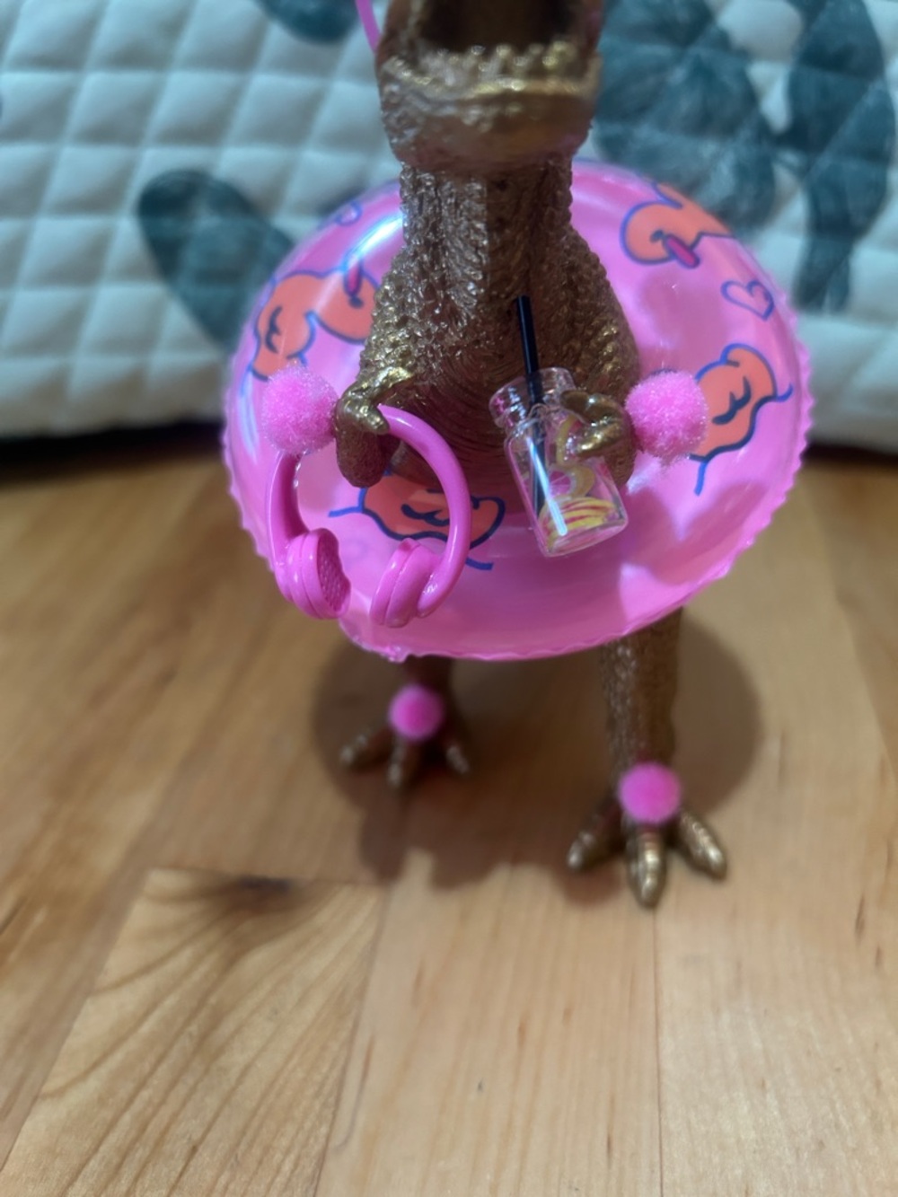 Upcycled beach dinosaur figurine - Picture 5 of 5